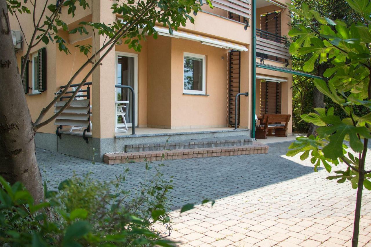 Lukovo Seafront Apartments Екстериор снимка